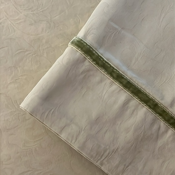 Bella Notte Pale Yellow Velvet Trim Pillow Shams - Picture 2 of 13